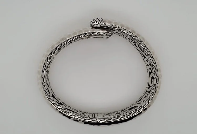 John Hardy SS Classic Chain Hammered Overlapping Ends Hinged